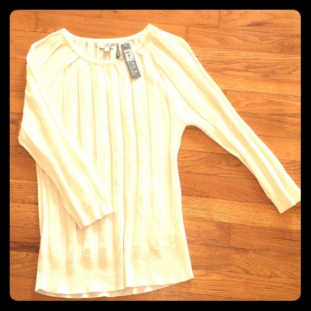 Women’s Long Sleeve Sweater. NWT